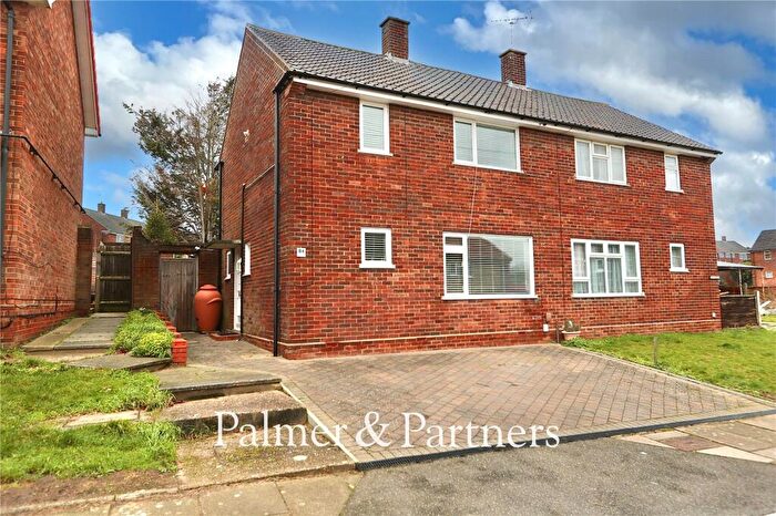 3 Bedroom Semi Detached House For Sale In Plover Road, Ipswich, Suffolk, IP2