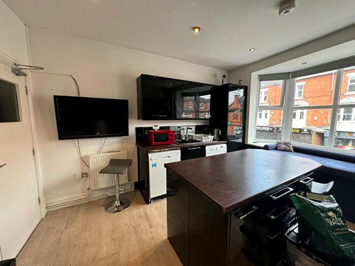 3 Bedroom House To Rent In Lenton Boulevard, Nottingham, Nottinghamshire, NG7