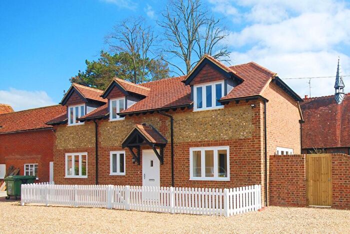 2 Bedroom Link Detached House To Rent In Wendover High Street, HP22