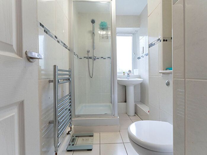 2 Bedroom Flat For Sale In Grange Road, Sutton, SM2