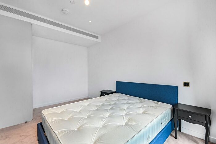 1 Bedroom Flat To Rent In Carnation Way, London, SW8