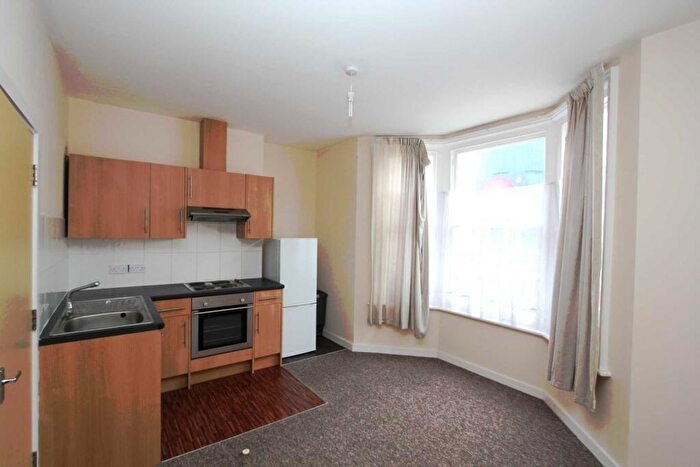 1 Bedroom Flat To Rent In Western Place, Worthing, BN11