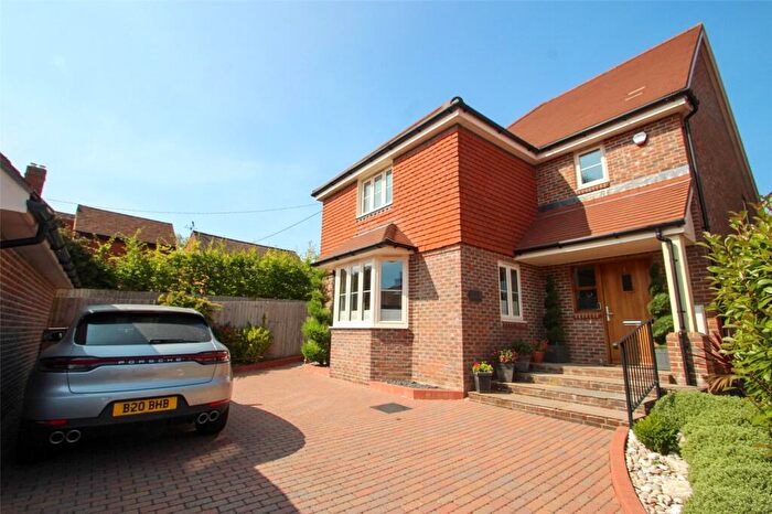 4 Bedroom Detached House For Sale In Garrison Hill, Droxford, Southampton, SO32