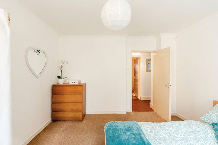 1 Bedroom Flat For Sale In Cave Street, Portland Square, Bristol, BS2