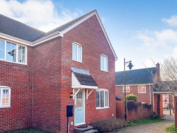 3 Bedroom Semi Detached House For Sale In Baileys Gate, Cotford St. Luke, Taunton, TA4