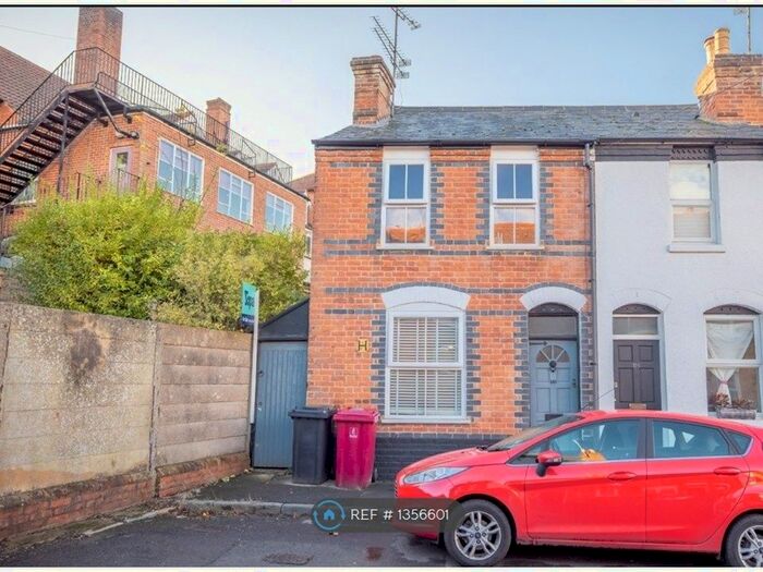 2 Bedroom End Of Terrace House To Rent In Blenheim Gardens, Reading, RG1