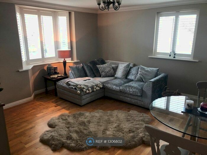 2 Bedroom Flat To Rent In Warford Park, Mobberley, Knutsford WA16