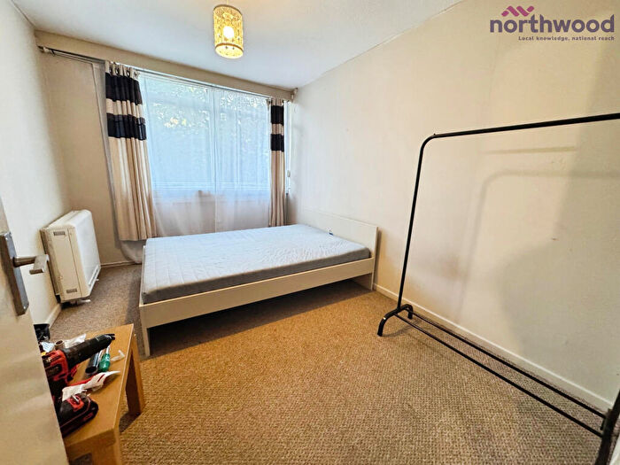 2 Bedroom Flat To Rent In Brampton Towers, SO16