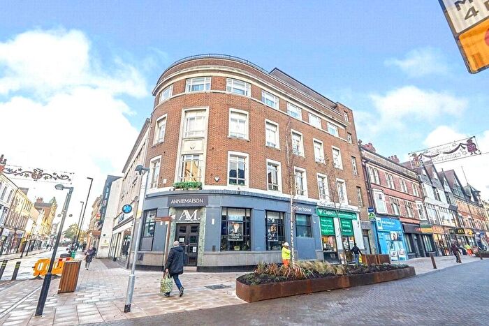 2 Bedroom Penthouse To Rent In Station Street, Burton-on-Trent, Staffordshire, DE14