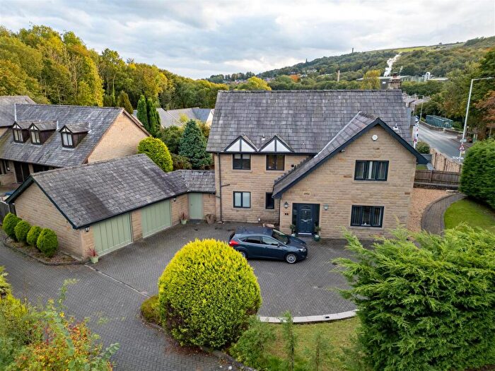 4 Bedroom House For Sale In Rosebank, Ramsbottom, Bury, BL0