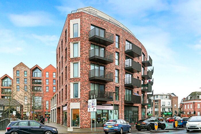 1 Bedroom Flat To Rent In Station Road North, Egham, Surrey, TW20