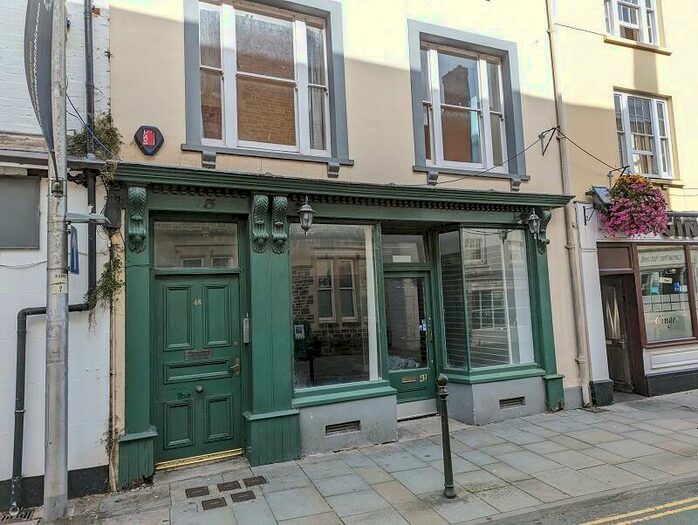 1 Bedroom Flat To Rent In King Street, Carmarthen, Carmarthenshire., SA31
