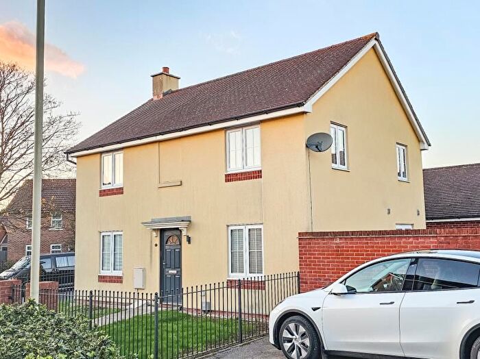 4 Bedroom Detached House To Rent In Holbeach Drive, Kingsway, GL2