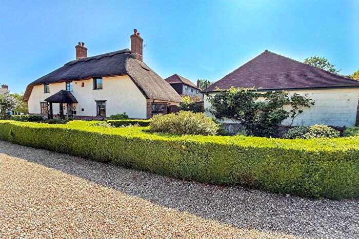 3 Bedroom Detached House For Sale In Winterborne Clenston, DT11