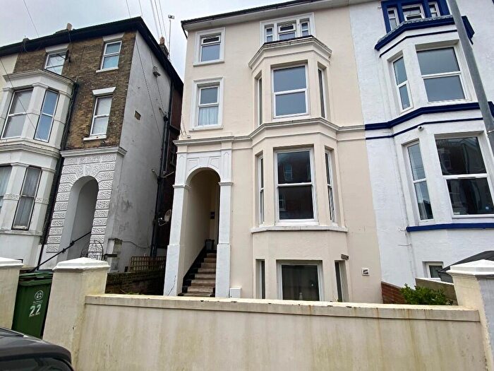 1 Bedroom Flat To Rent In Elphinstone Road, Portsmouth, Hampshire, PO5