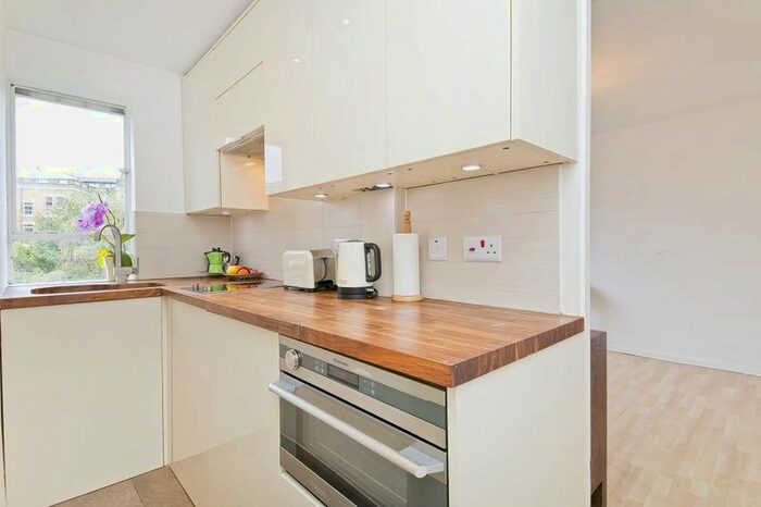 Studio To Rent In The Green, Rochester Terrace, Camden, NW1
