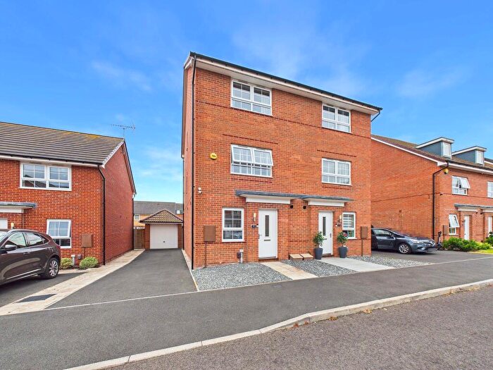 4 Bedroom Semi-Detached House For Sale In Cape Honey Way, Worksop, S81