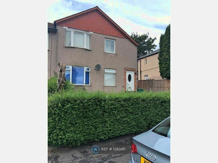 3 Bedroom Flat To Rent In Croftfoot, Glasgow G44
