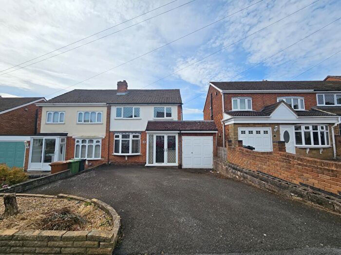 3 Bedroom Apartment To Rent In Aviemore Crescent, Birmingham, B43
