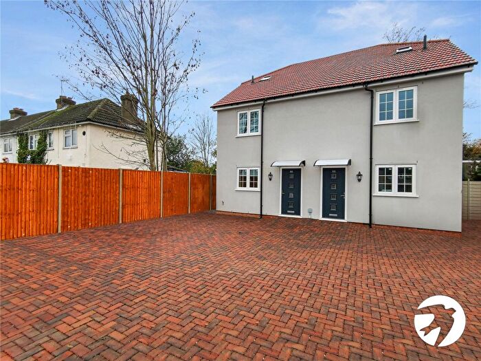 3 Bedroom Flat To Rent In Teal Avenue, Orpington, BR5