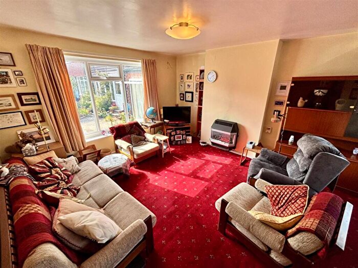 3 Bedroom Detached House For Sale In Wantage Road, Carrville, Durham, DH1