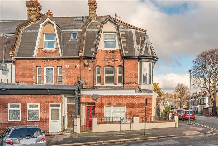 4 Bedroom Property For Sale In Bramshot Avenue, Charlton, SE7