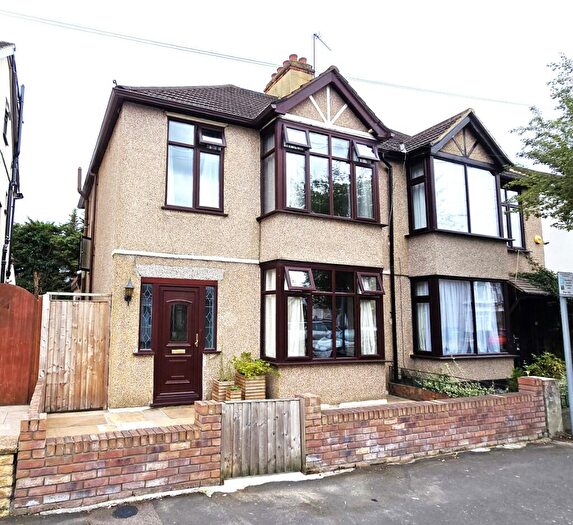 3 Bedroom Semi-Detached House For Sale In Clydesdale Road, Hornchurch, London, RM11