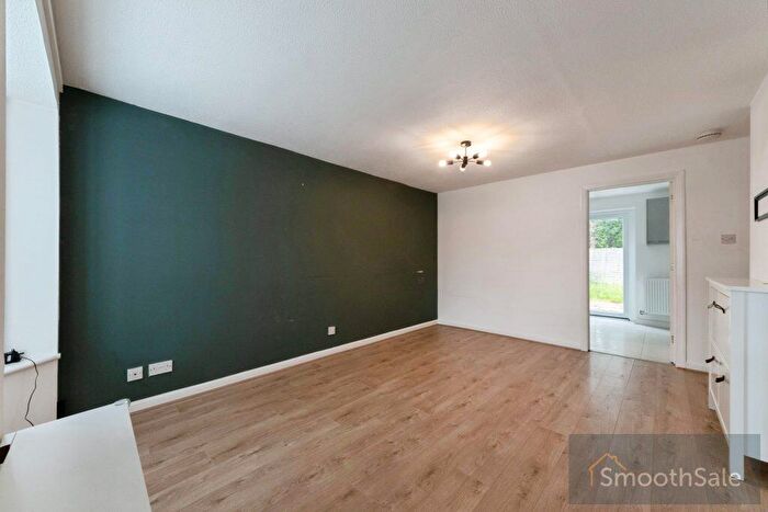 3 Bedroom Terraced House For Sale In Gilmorton Close, Solihull, B91