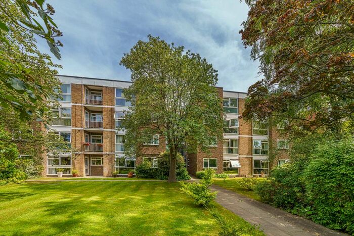 1 Bedroom Flat To Rent In Copers Cope Road, Sinclair Court, BR3