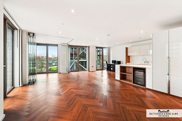 3 Bedroom Flat To Rent In Capital Building, Embassy Gardens., SW11