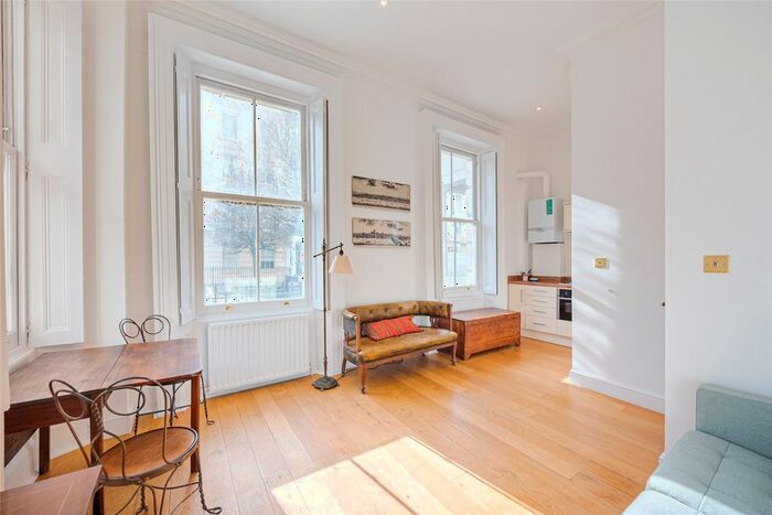 2 Bedroom Flat To Rent In St Georges Square, London, Uk, SW1V