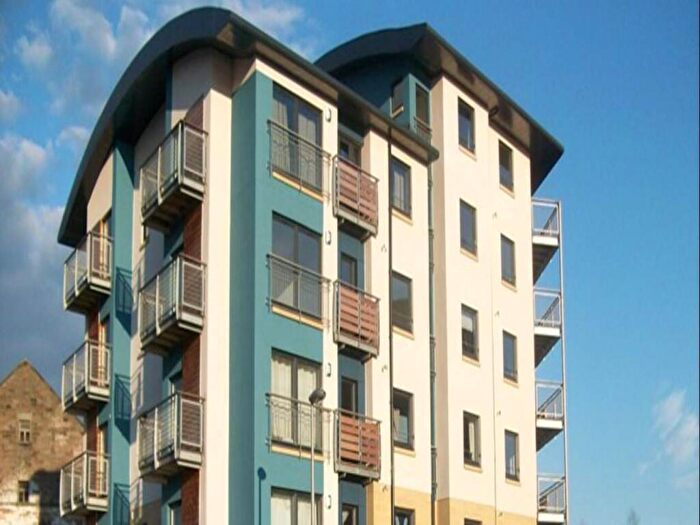 2 Bedroom Flat To Rent In Peffer Bank, Edinburgh, EH16