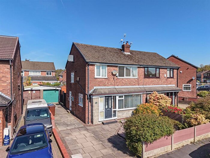 3 Bedroom Semi Detached House For Sale In Upton Road, Atherton, Manchester, M46