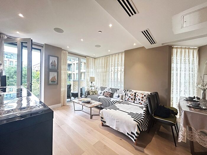 2 Bedroom Flat To Rent In Westbourne Apartments, London, SW6