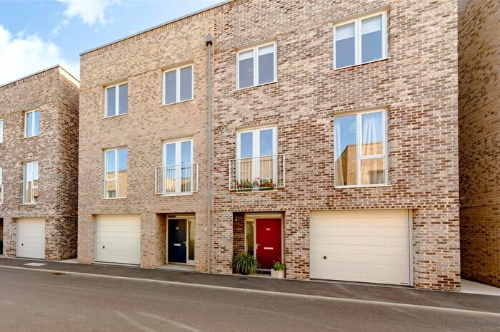 4 Bedroom Town House For Sale In Headly Street, Cambridge, Cambridgeshire, CB1