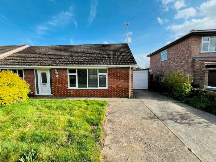 3 Bedroom Bungalow To Rent In Cambridge Road, Stamford, PE9