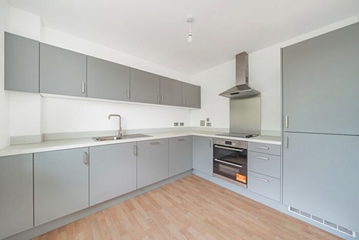 2 Bedroom Flat To Rent In St Pauls Road, Barking, London, IG11