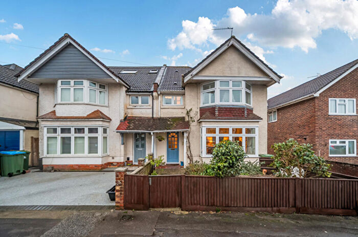 4 Bedroom Semi-Detached House For Sale In Newlands Avenue, Shirley, Southampton, Hampshire, SO15