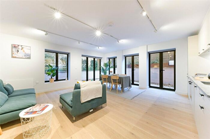 2 Bedroom Apartment To Rent In Marischal Road, London, SE13