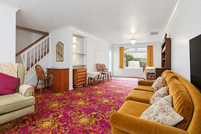 3 Bedroom Terraced House For Sale In Colin Drive, London, NW9
