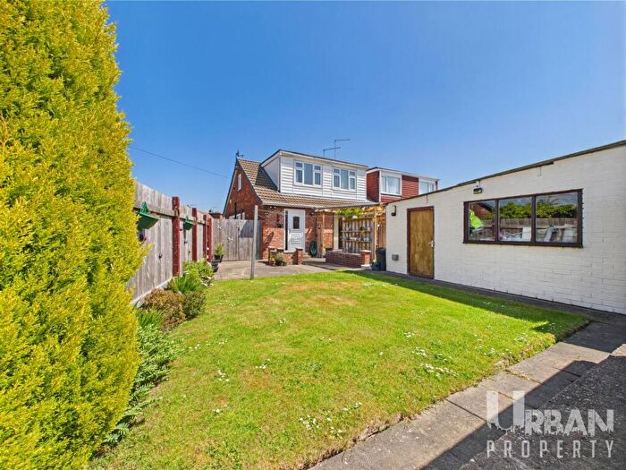 2 Bedroom Bungalow For Sale In Turmar View, Bilton, Hull, HU11