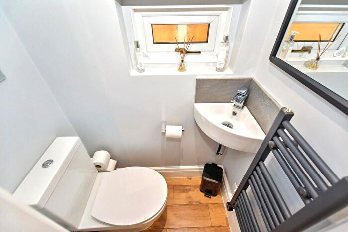 3 Bedroom Semi-Detached House For Sale In Garrard Avenue, Margate, CT9 - Photo 6