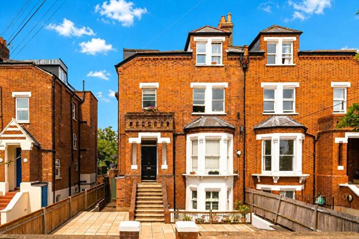 2 Bedroom Flat For Sale In Fontenoy Road, Balham, SW12