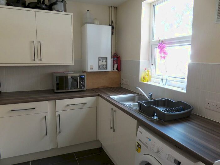 5 Bedroom Terraced House To Rent In Rothesay Avenue, Nottingham, NG7