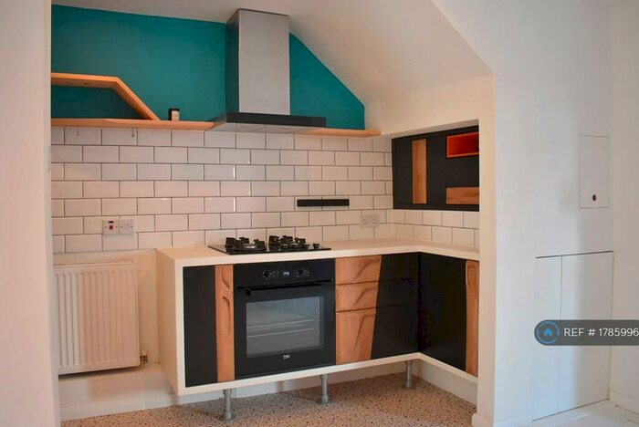 2 Bedroom Flat To Rent In Cheltenham Road, Bristol, BS6