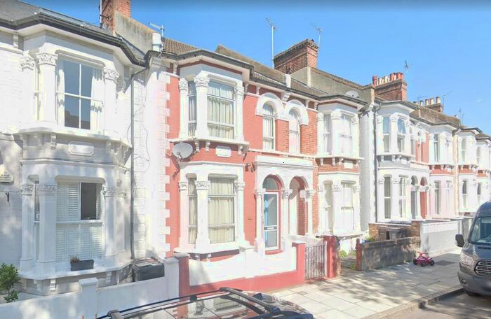 5 Bedroom Property To Rent In Listria Park, London, N16