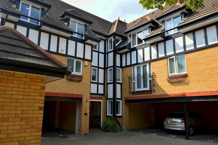 2 Bedroom Flat To Rent In Barnstaple Road, Lady Hamilton Court, SS1