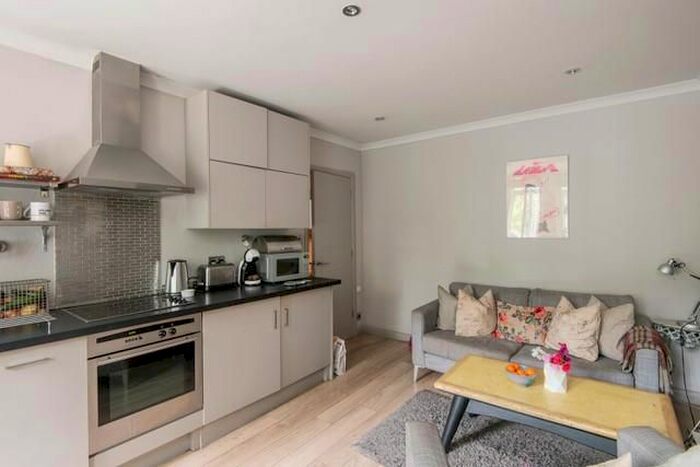 1 Bedroom Flat To Rent In Norland Square, Holland Park, W11