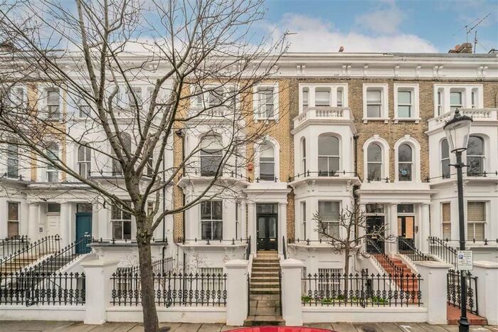 2 Bedroom Flat To Rent In Redcliffe Street, London, SW10