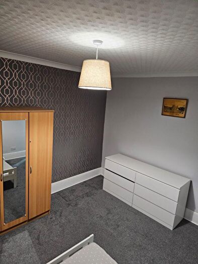 1 Bedroom Flat To Rent In Park Road, Ilford, IG1